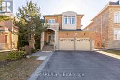 11 CAIRNBURG DRIVE Brampton 