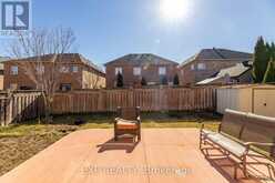 11 CAIRNBURG DRIVE Brampton 