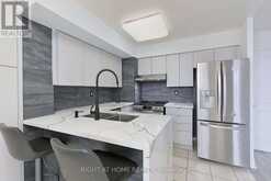 412 - 9 NORTHERN HTS DRIVE Richmond Hill 