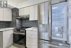 412 - 9 NORTHERN HTS DRIVE Richmond Hill 