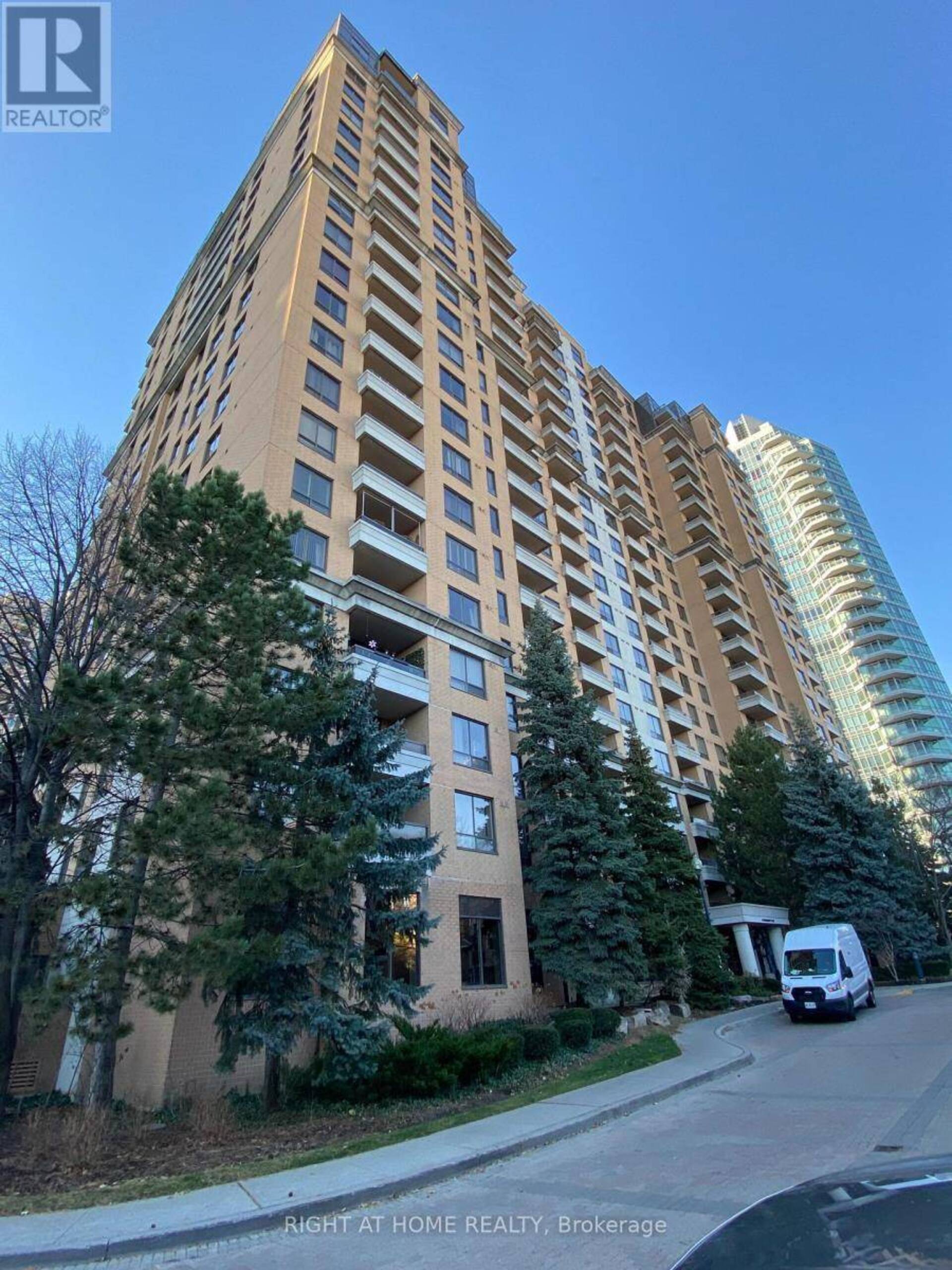 2316 - 18 SOMMERSET WAY Toronto