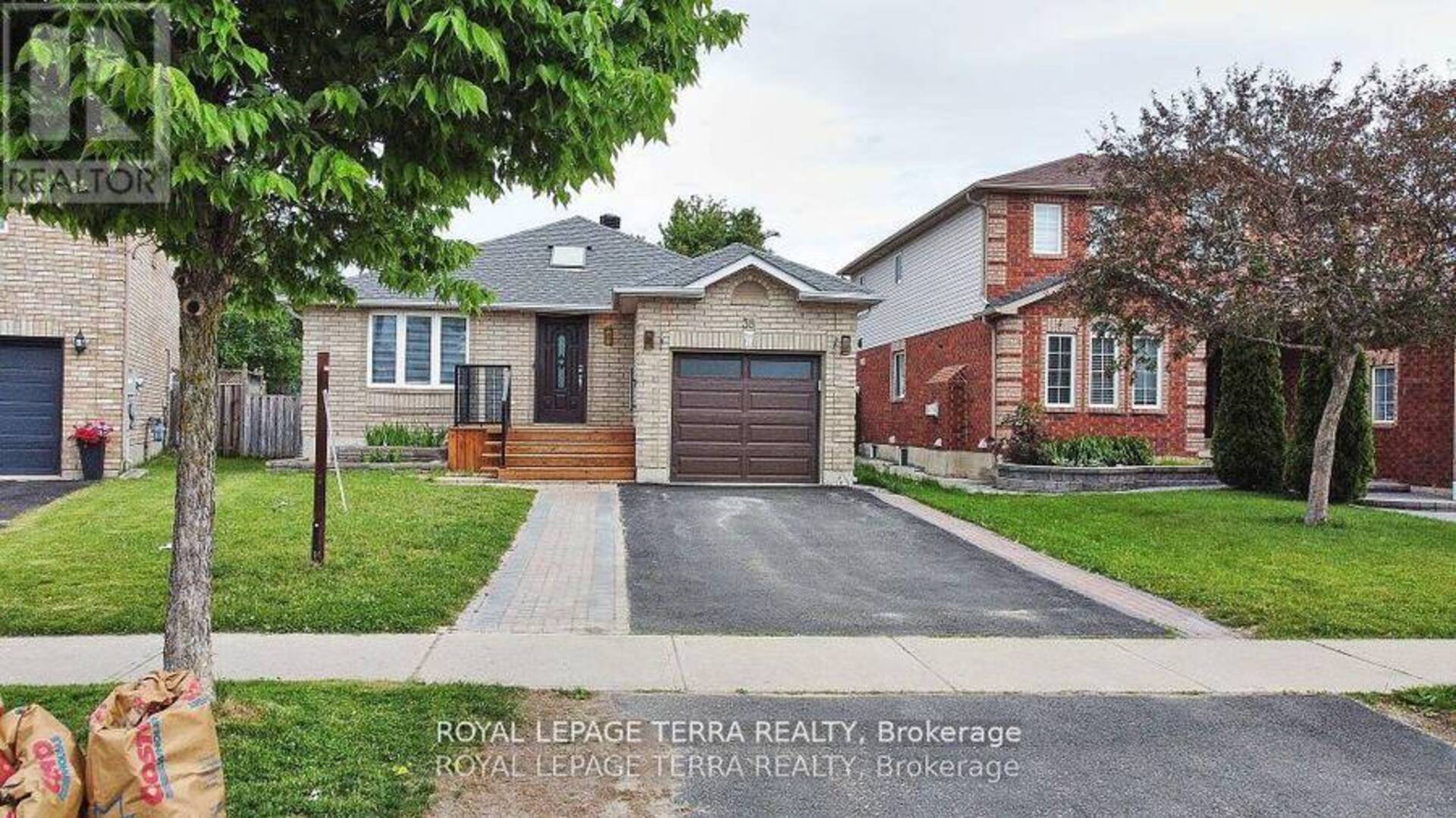 38 AMBLER BAY Barrie 