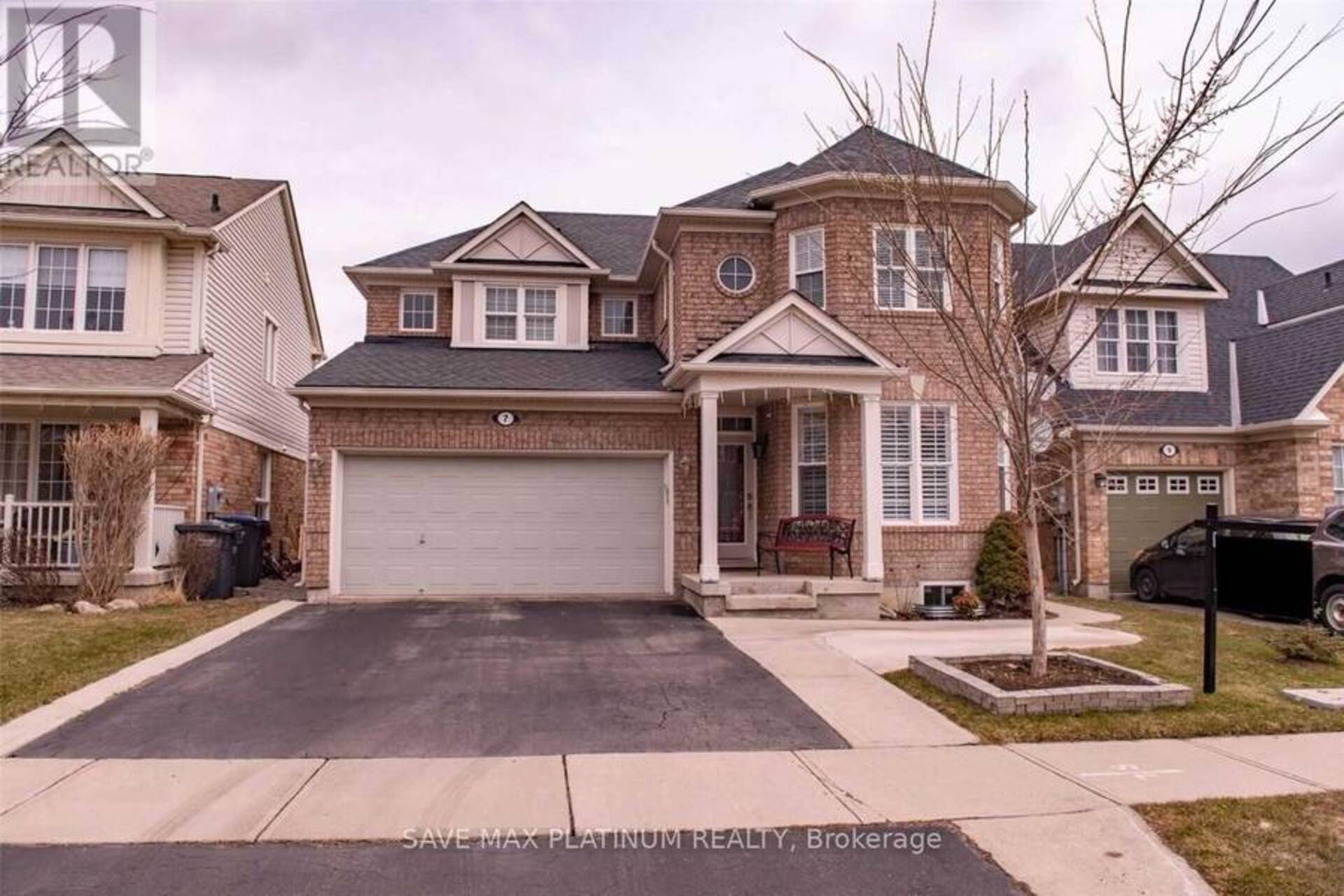 7 YVONNE DRIVE Brampton 