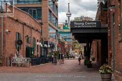 813 - 425 FRONT STREET E Toronto 