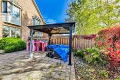 25 CAMEO DRIVE Richmond Hill 