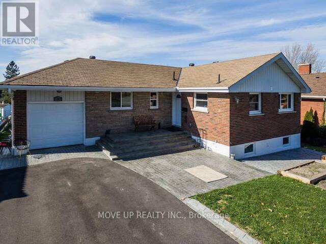 2 - 34 HAMILTON DRIVE Newmarket Ontario