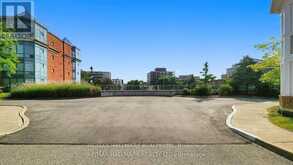 116 - 18 CLARK AVENUE W Vaughan 