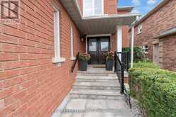 27 FENFLOWER COURT Brampton 