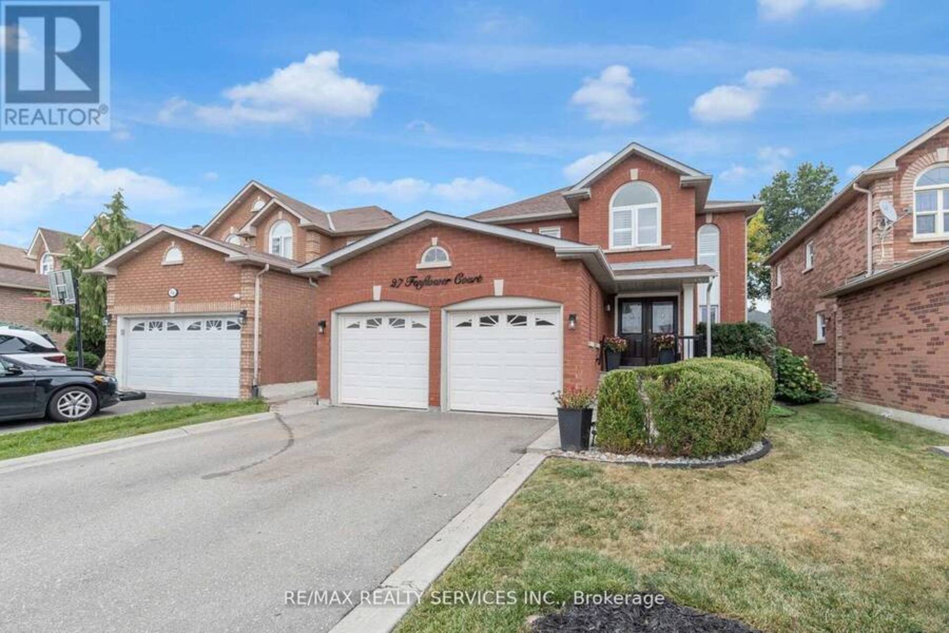 27 FENFLOWER COURT Brampton 