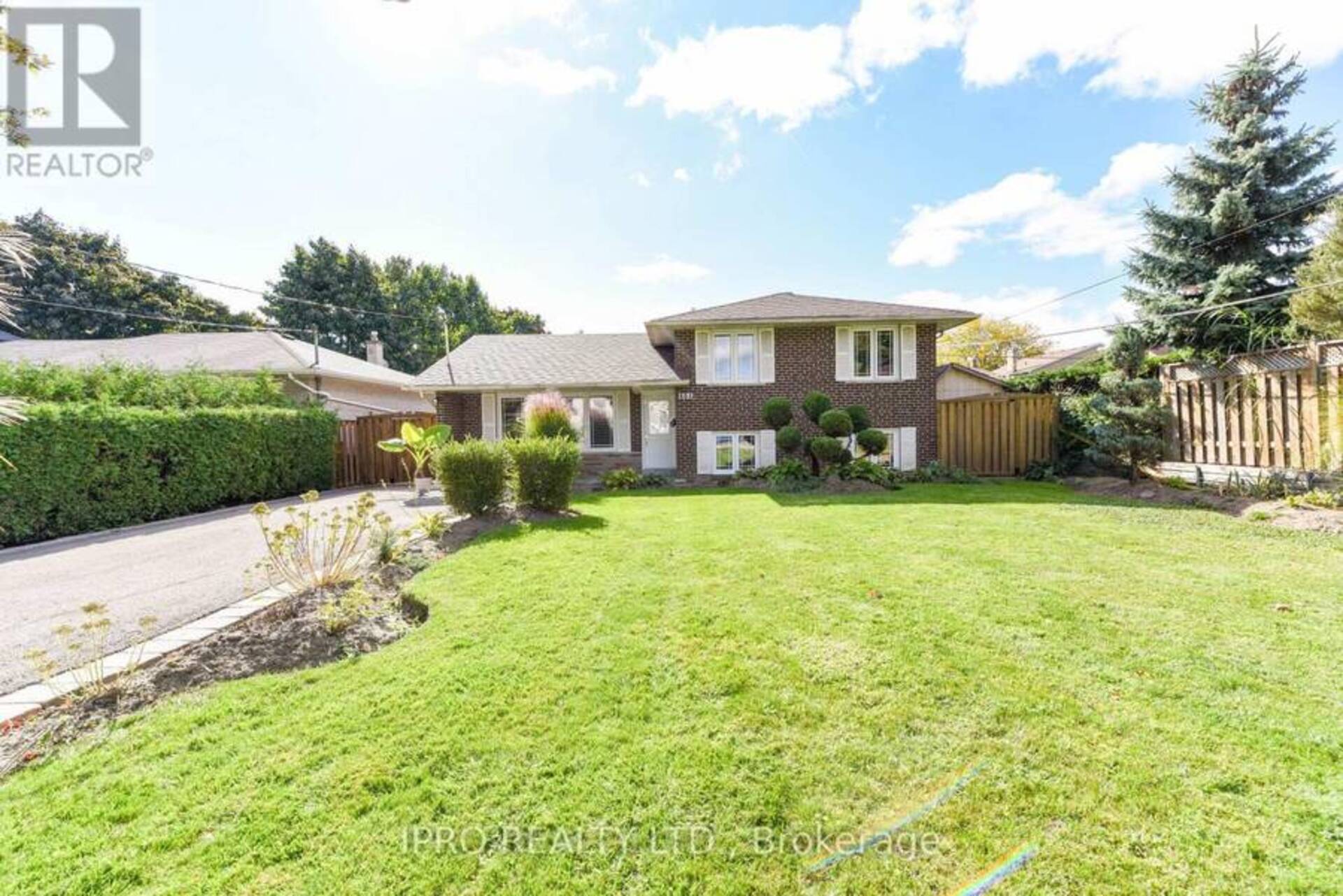 404 CLAIRCREST AVENUE Mississauga 