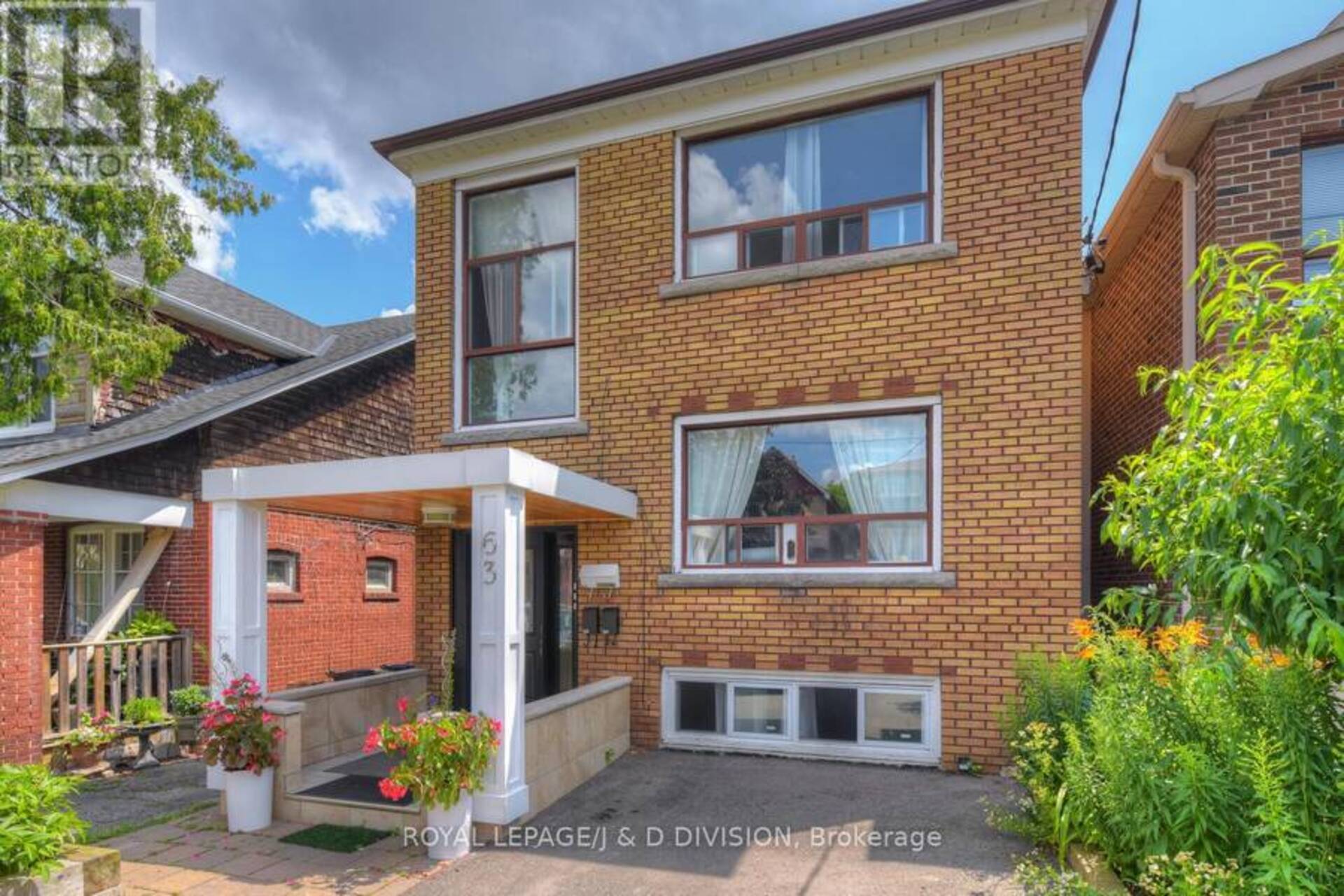 MAIN - 63 EARLSDALE AVENUE Toronto 