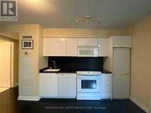 731 - 15 ICEBOAT TERRACE Toronto 