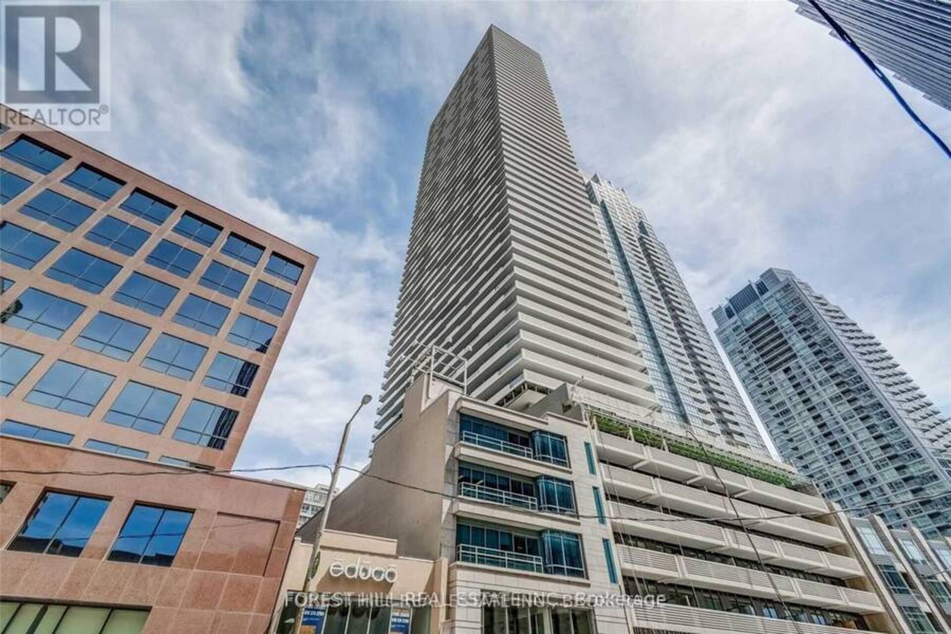 4301 - 2221 YONGE STREET Toronto 