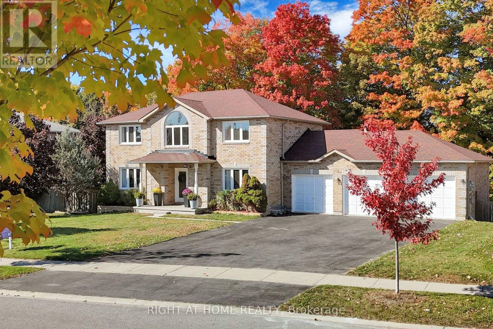 28 HOLLY MEADOW ROAD Barrie 