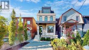 LANEWAY - 82 GOUGH AVENUE Toronto 