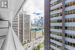 1705 - 426 UNIVERSITY AVENUE Toronto 