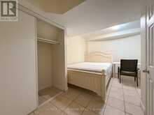 ROOM 4 - 42 FAIRCHILD AVENUE Toronto 