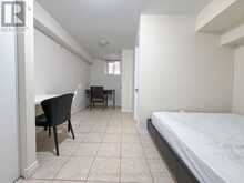 ROOM 5 - 42 FAIRCHILD AVENUE Toronto 