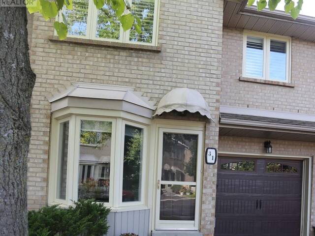 31 ANDERSON PLACE Aurora  Ontario