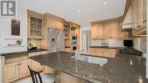 16 GRAND OAKS COURT Brampton 