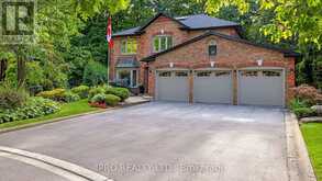 16 GRAND OAKS COURT Brampton 