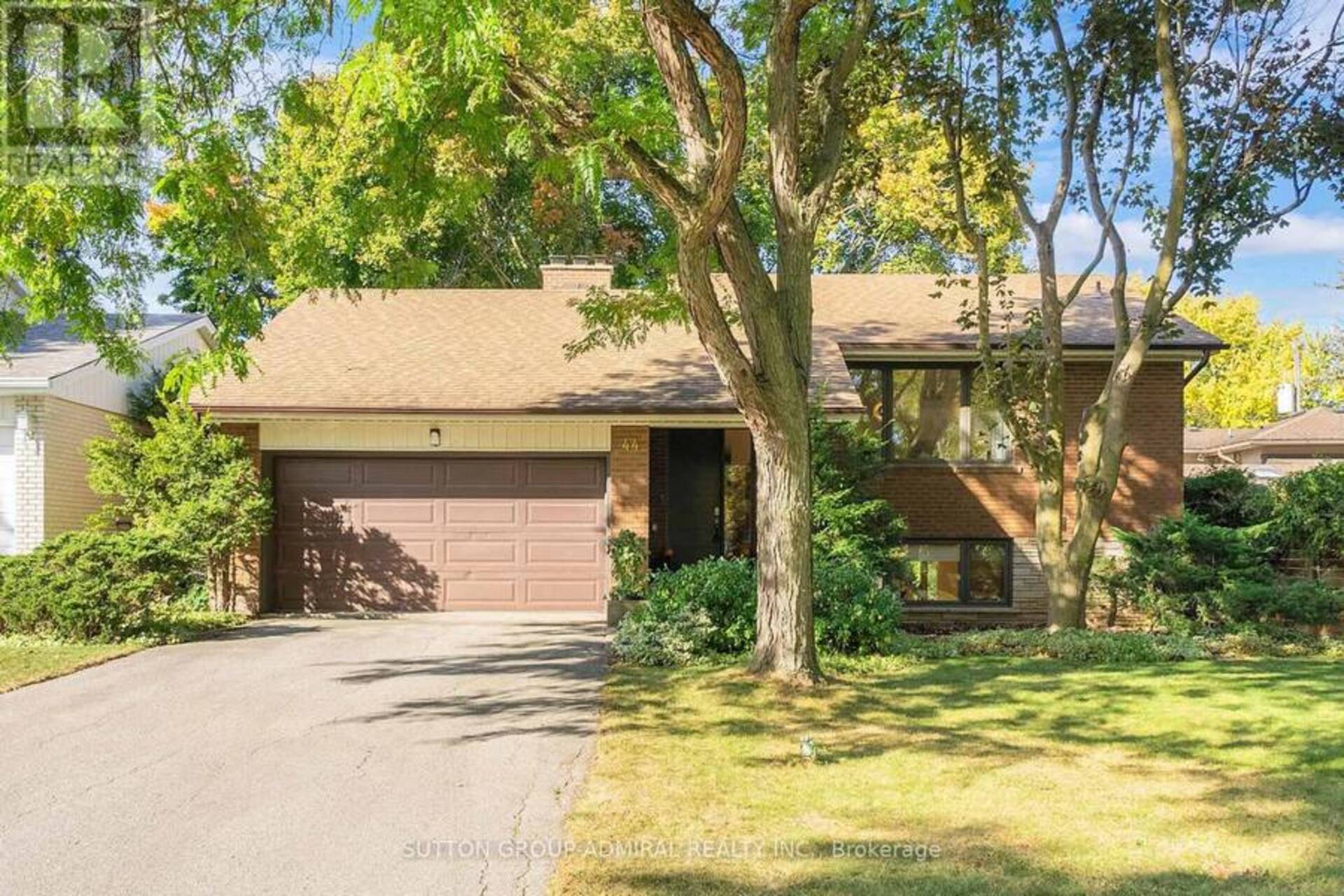 44 ALMOND AVENUE Markham