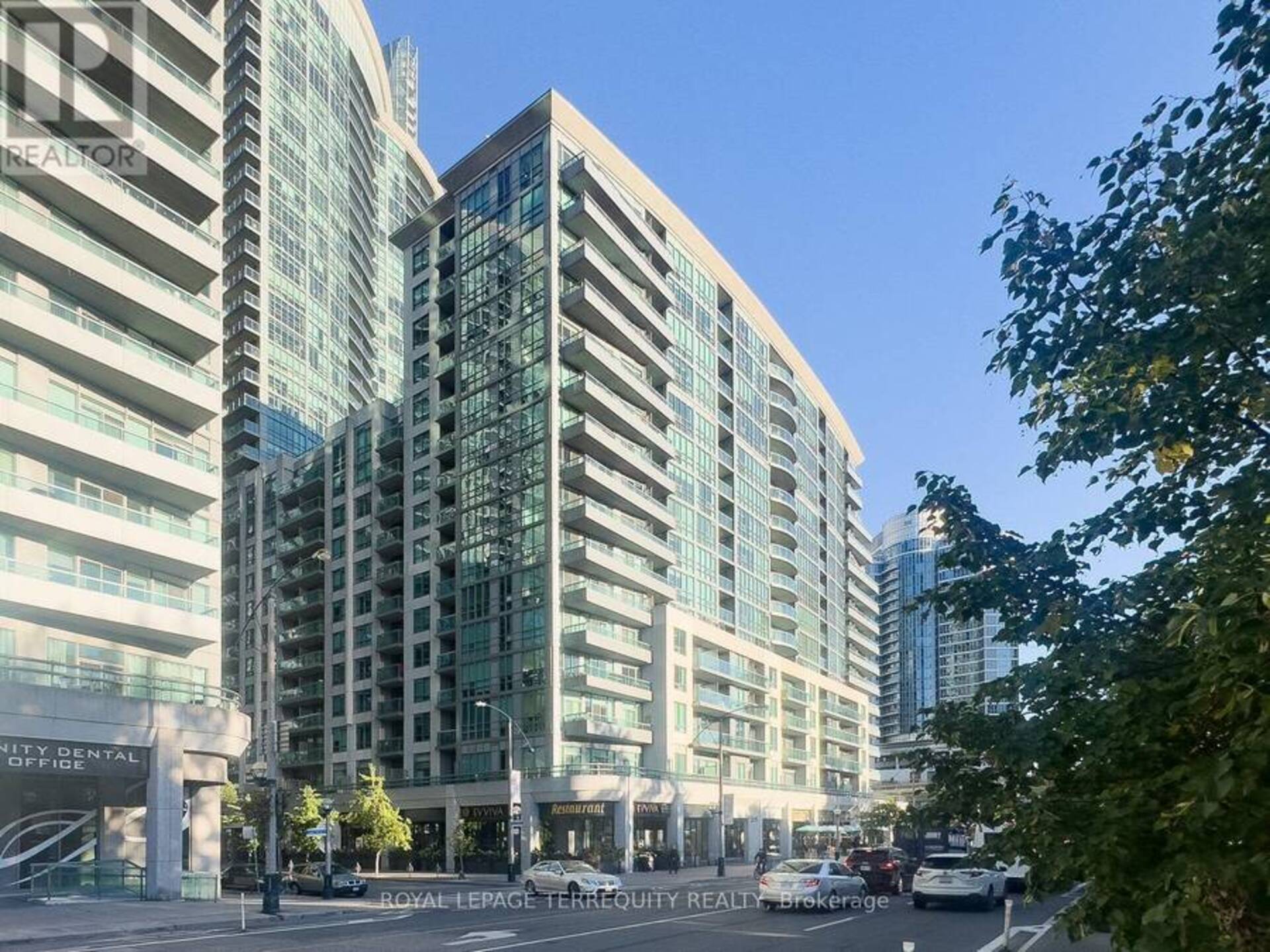 1212 - 19 GRAND TRUNK CRESCENT Toronto 