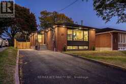 15 WANTANOPA CRESCENT Toronto 