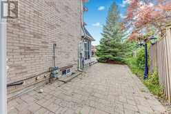 21 DEBONAIR DRIVE Richmond Hill