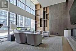 512 - 7 GRENVILLE STREET Toronto 