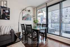 612 - 438 KING STREET W Toronto 