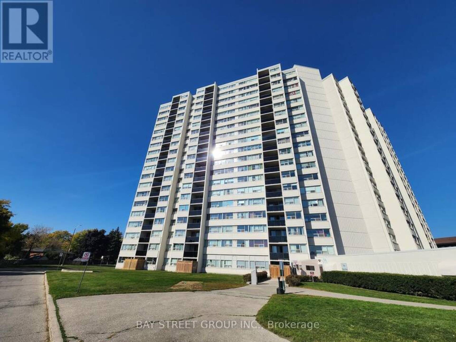 1806 - 530 LOLITA GARDENS Mississauga 