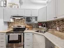 4 - 121 PRESCOTT AVENUE Toronto 