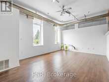 4 - 121 PRESCOTT AVENUE Toronto 