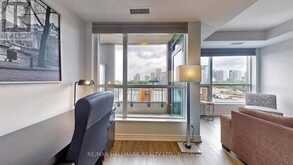 518 - 23 GLEBE ROAD W Toronto 