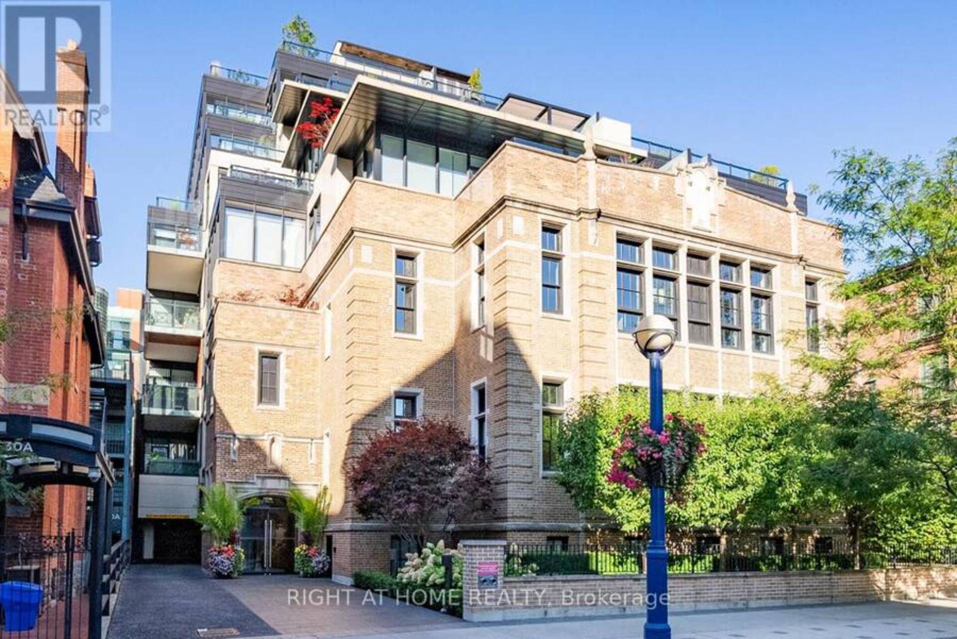 3E - 36 HAZELTON AVENUE Toronto 