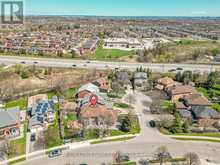 2 BLACK HILLS COURT Brampton 