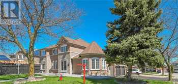 2 BLACK HILLS COURT Brampton