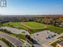 401 - 8 BEVERLEY GLEN BOULEVARD N Vaughan 