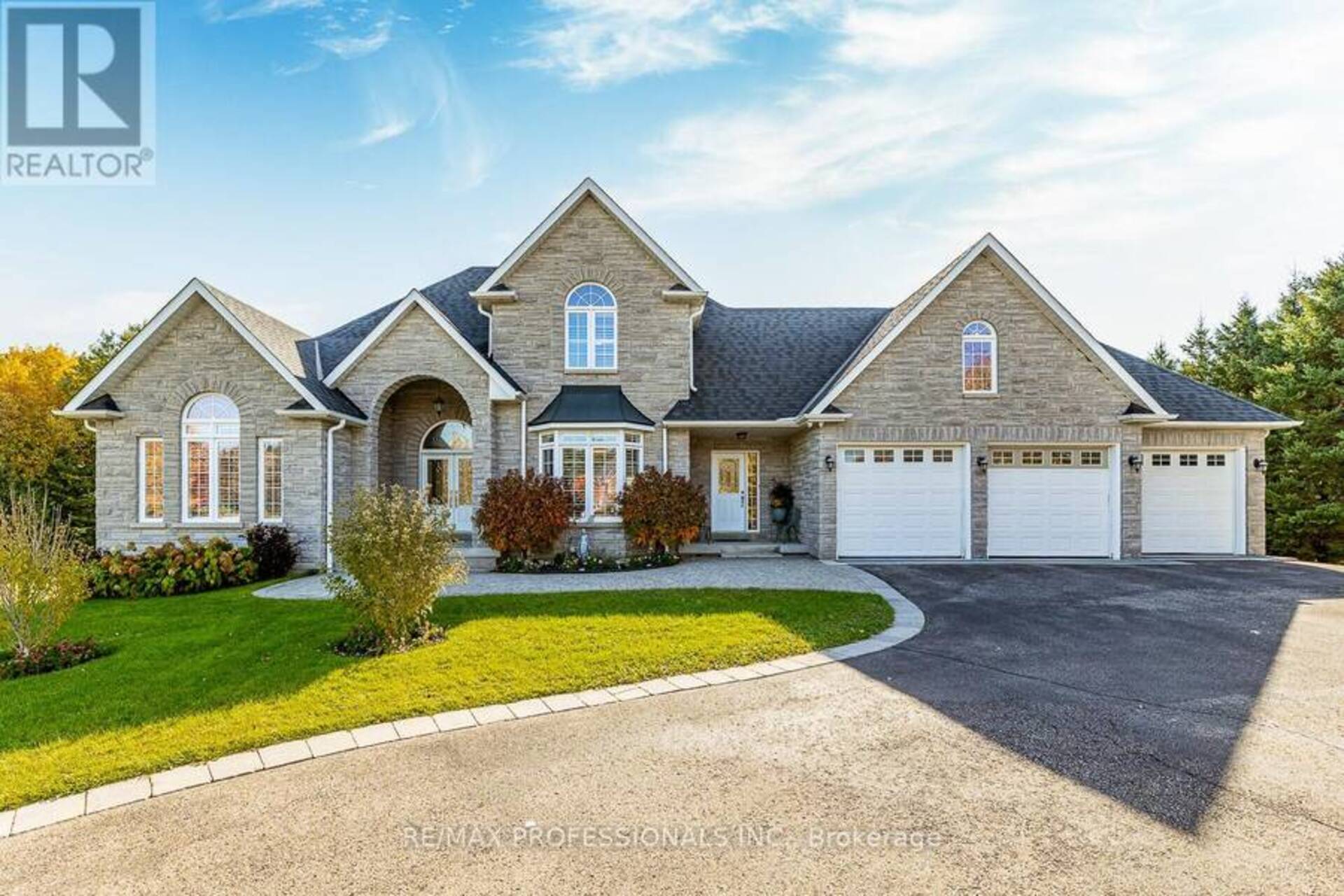 63 ROWLEY DRIVE Caledon 