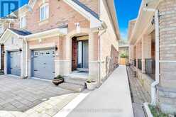 13 MEADOW OAK PLACE Toronto 