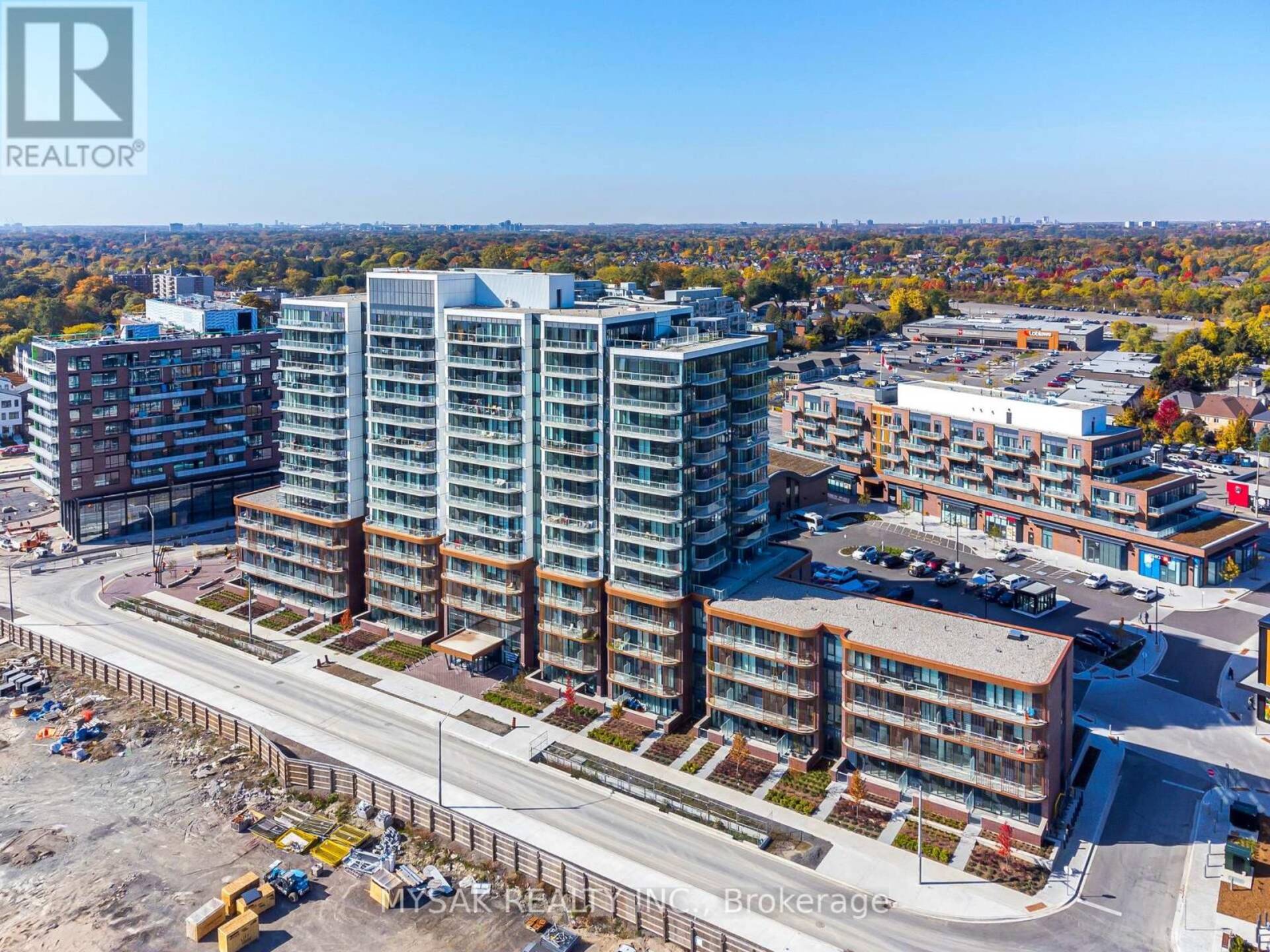 906 - 220 MISSINIHE WAY Mississauga