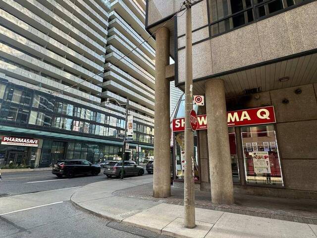 987 BAY STREET Toronto  Ontario