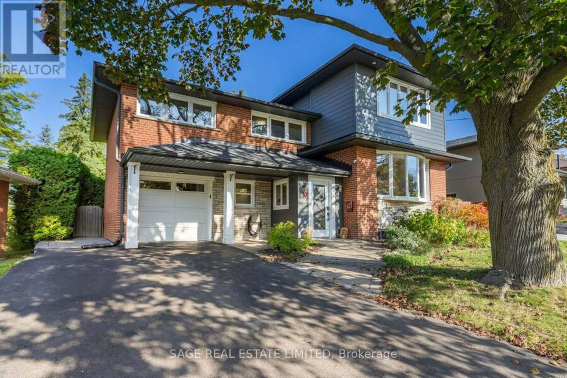 10 LIONEL HEIGHTS CRESCENT Toronto 