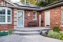 38 CROMPTON DRIVE Barrie 