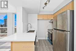 4211 - 763 BAY STREET Toronto 