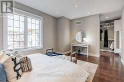 21 BLOORVIEW PLACE Toronto 