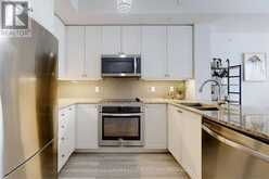 201 - 9600 YONGE STREET Richmond Hill 