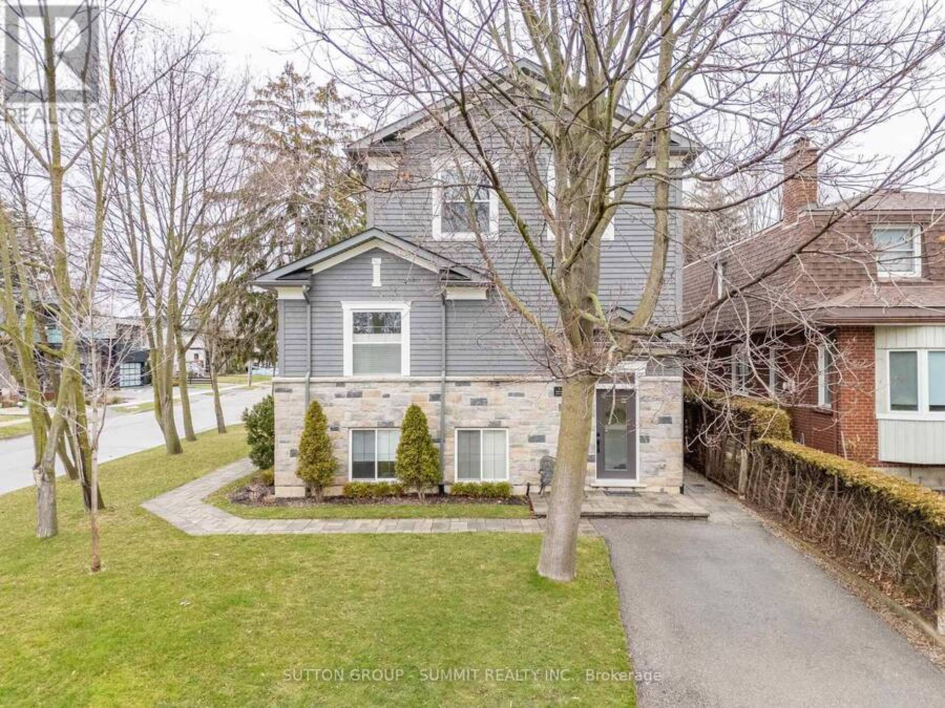 31 OAKWOOD AVENUE N Mississauga 