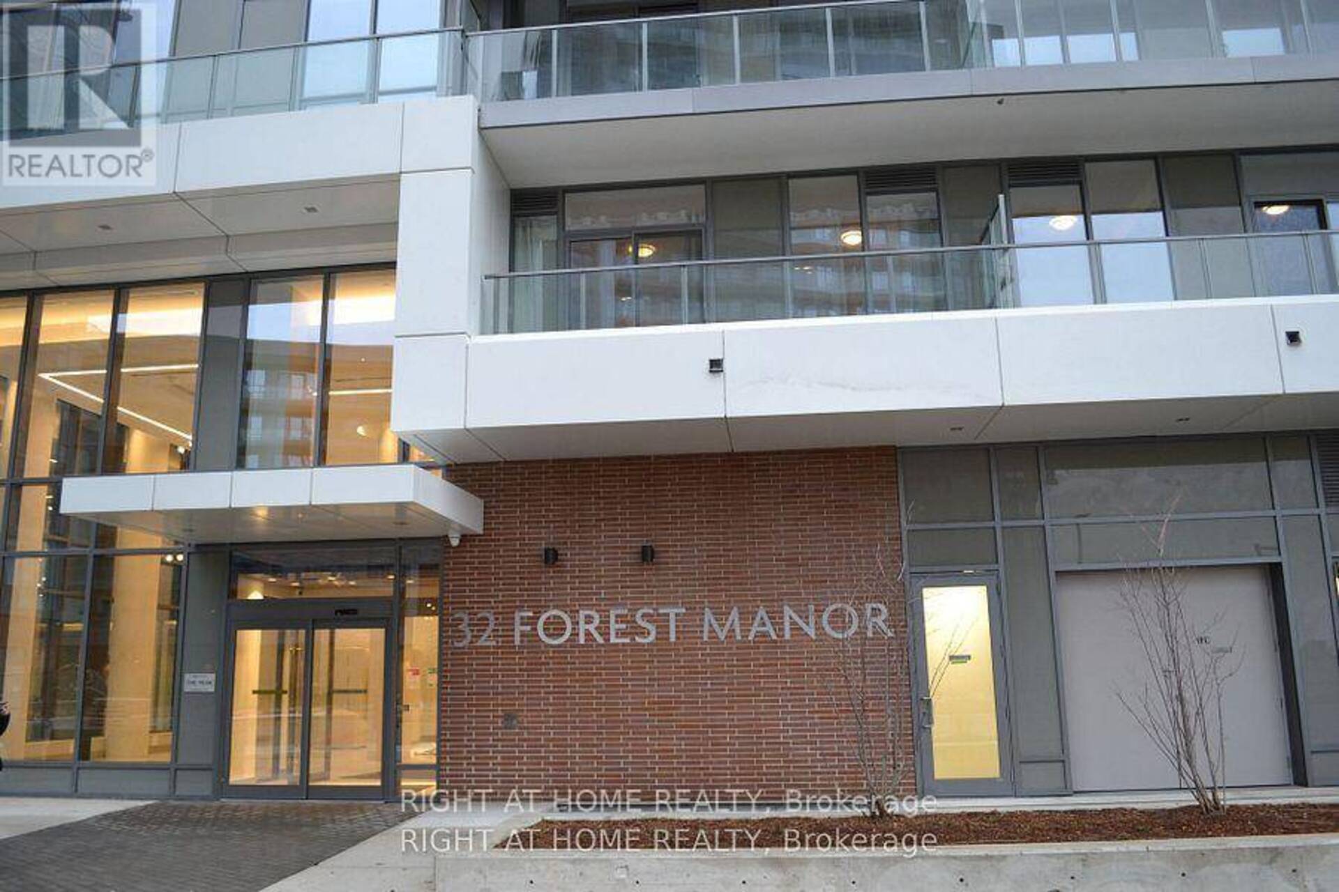 2711 - 32 FOREST MANOR ROAD Toronto 